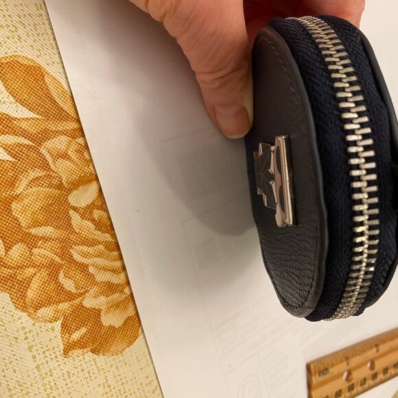 Karl Lagerfeld Coin Purse/Sanitizer Holder Zip-Around 3.5" Diameter Navy NEW - Picture 5 of 7